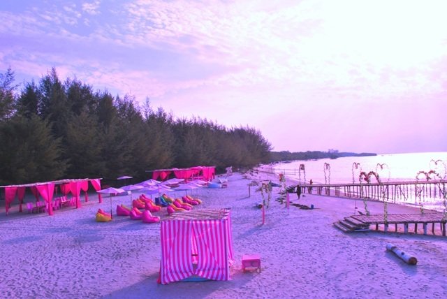 cocok dikunjungi bersama pasangan ini 5 potret pantai romantis di sumut yang unik