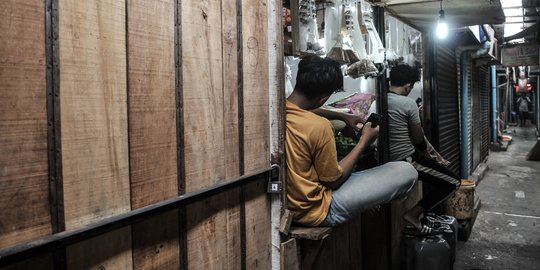 Takut Tes Covid-19, Pedagang Pasar Sumur Batu Pilih Tutup Kios