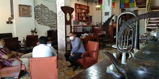 Menikmati Kopi dengan Nuansa Jadul di Kota Makassar