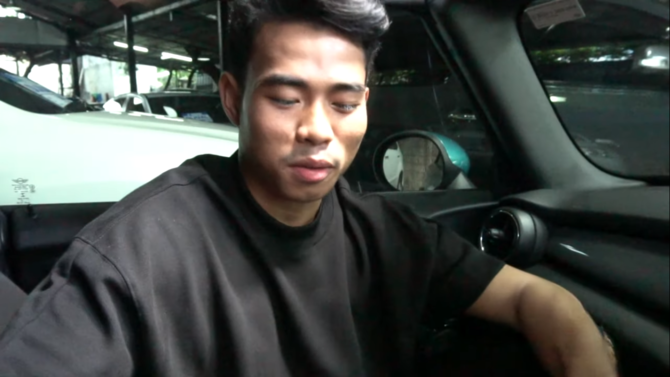 nurhidayat pemain timnas beri kado mobil seharga rp 1 m buat pacar