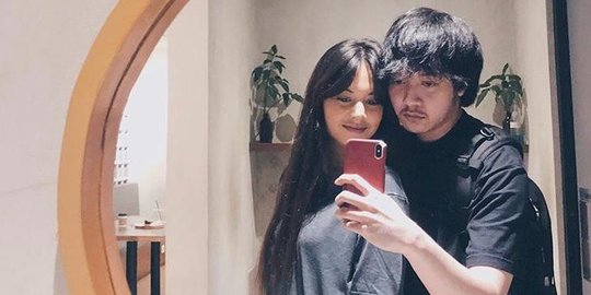 Kenal Lewat Instagram Ini 7 Momen Aurelie Moeremans Dengan Kekasih Barunya Merdeka Com