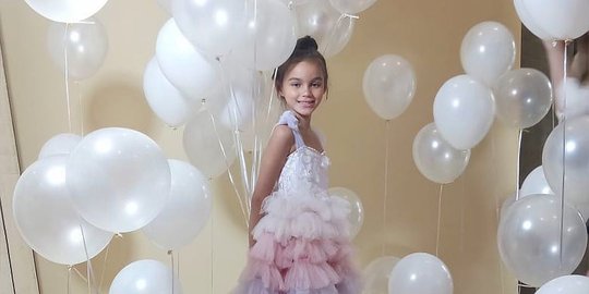 Potret Chloe Valentine Lynch, Anak Melaney Ricardo Muka Bule Jago Bahasa Batak