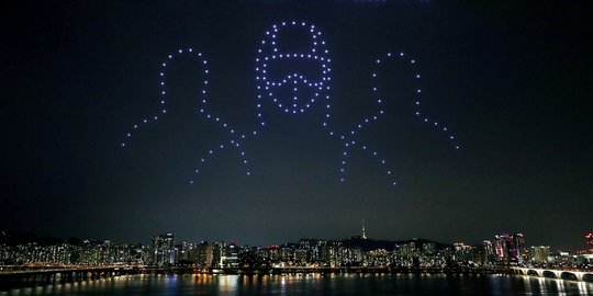 300 Drone Terbang di Atas Seoul, Sampaikan Terima Kasih Pada Petugas Medis