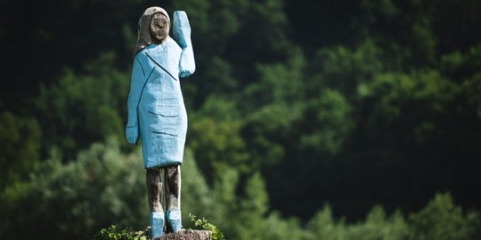 Patung Melania Trump di Slovenia Dibakar Saat Hari Kemerdekaan AS
