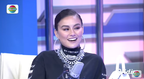 disebut artis dengan bayaran termahal begini tanggapan agnez monica