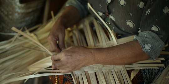 Cerita Pilu Pengrajin Tikar Lipat, 4 Bulan Tanpa Pemasukan Akibat Corona