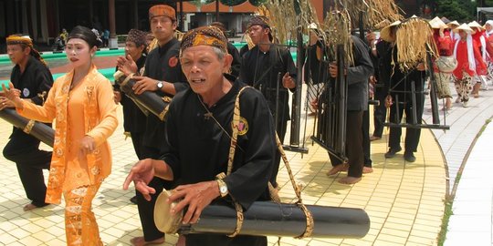 Mengenal Dog-Dog Lojor, Angklung Buhun Khas Banten yang Bawa Pesan Alam