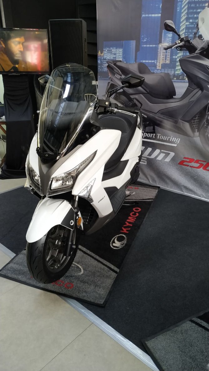 kymco indonesia luncurkan dua motor baru