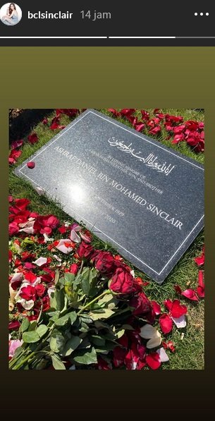 bcl dan keluarga ziarah ke makam mendiang ashraf