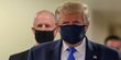 Gaya Donald Trump Pakai Masker untuk Pertama Kalinya