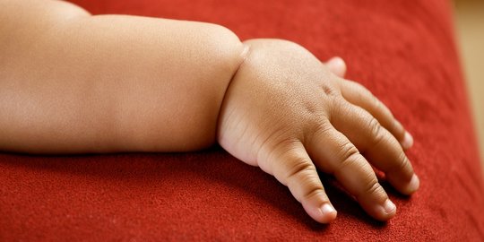 Petugas PPSU Temukan Mayat Bayi Usia 1 Hari di Pinggir Jalan Cengkareng