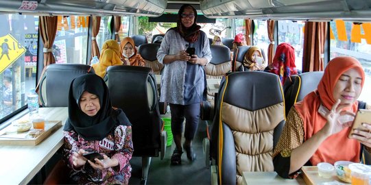 Menikmati Wisata Kuliner di Dalam Bus