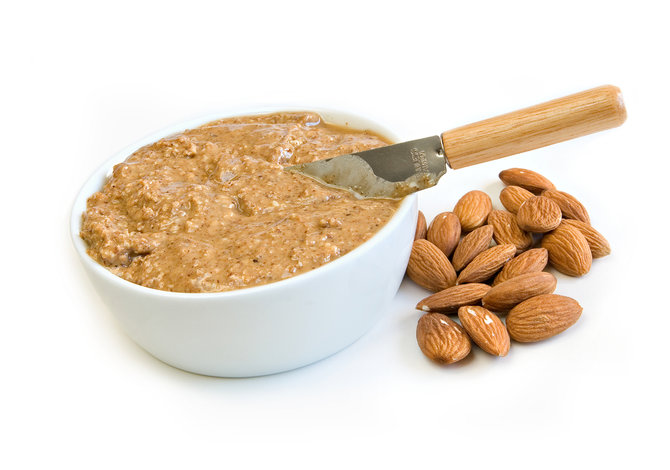 ilustrasi almond butter