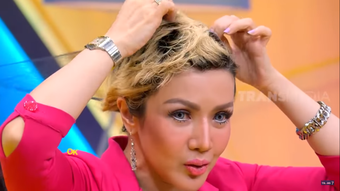 barbie kumalasari tunjukan rambutnya yang botak