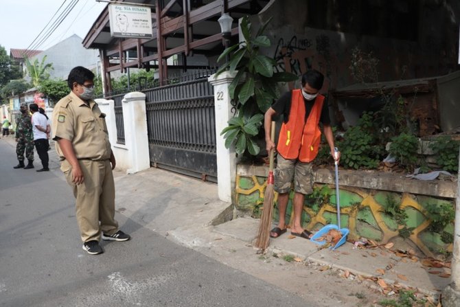 penindakan para pelanggar protokol kesehatan di kota tangerang