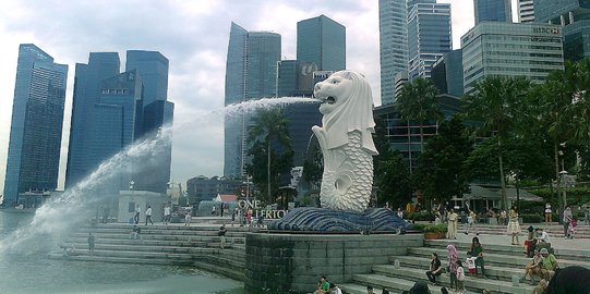 Rupiah Ditutup Melemah Imbas Kontraksi Ekonomi Singapura