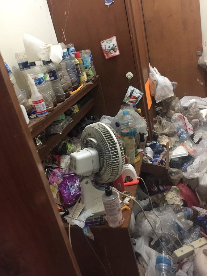 sampah dalam kamar kos