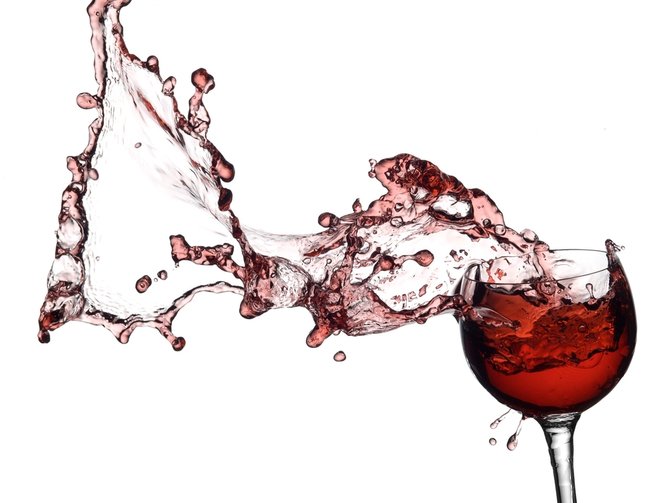 ilustrasi gelas wine