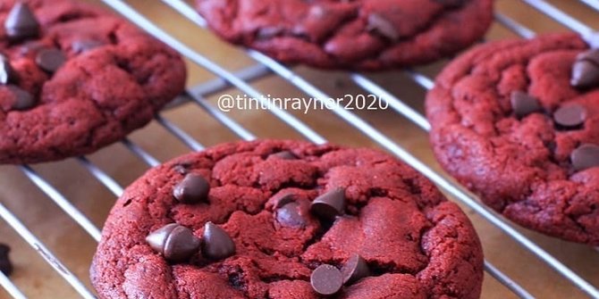 ilustrasi chewy red velvet cookies