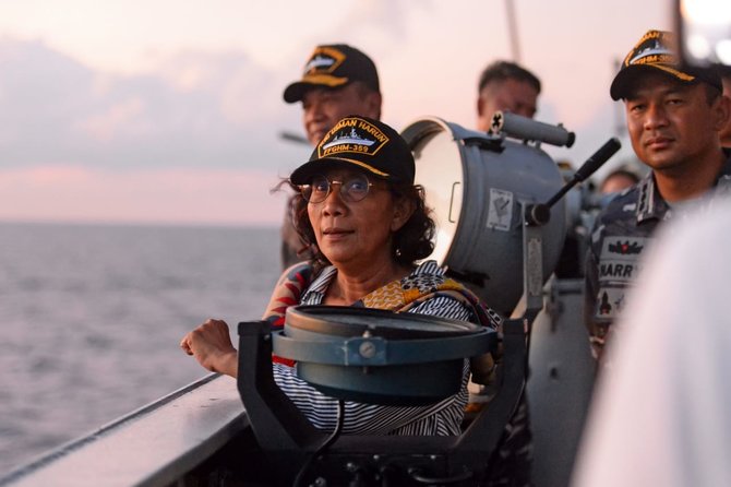menteri susi pudjiastuti dan kapal pencuri ikan