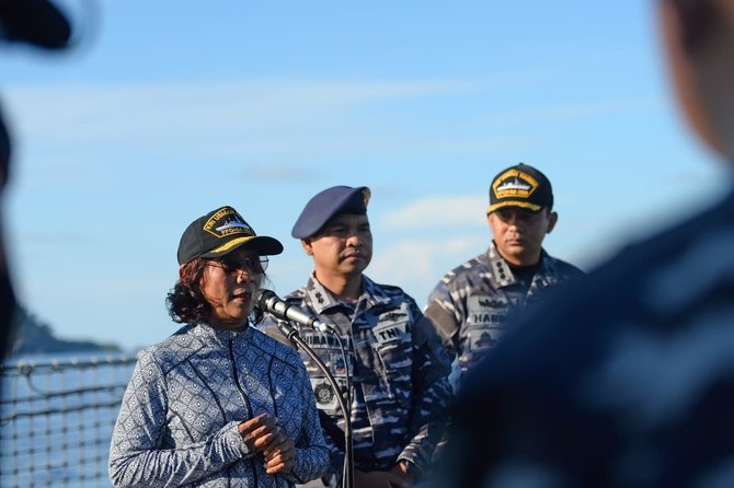 menteri susi pudjiastuti dan kapal pencuri ikan