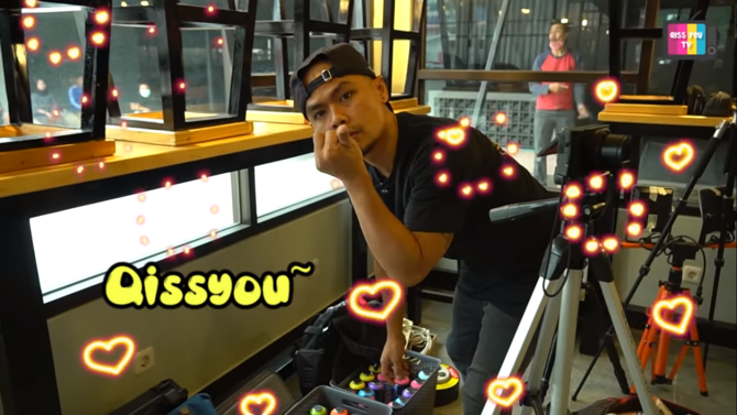 cafe baru dicorat coret wendi cagur