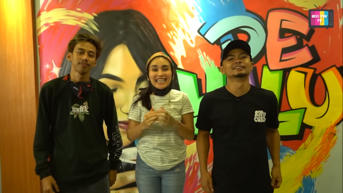 cafe baru dicorat coret wendi cagur