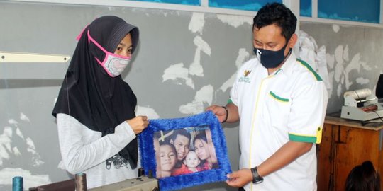 Kisah Inspiratif Pasutri Disabilitas, Berdayakan Difabel Lewat Usaha Printing