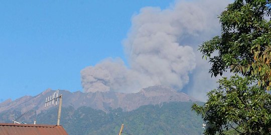 Gunung Raung Erupsi Kecil, Pendakian Diimbau Ditunda