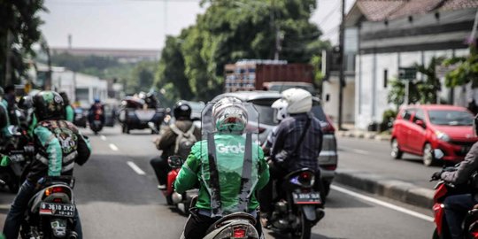 Diizinkan Angkut Penumpang, Ojek Online di Tangerang Jalani Tes Swab Gratis