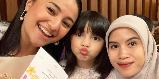 5 Potret Kebersamaan Marshanda dan Nesyana Ayu, Kompak Asuh Sienna