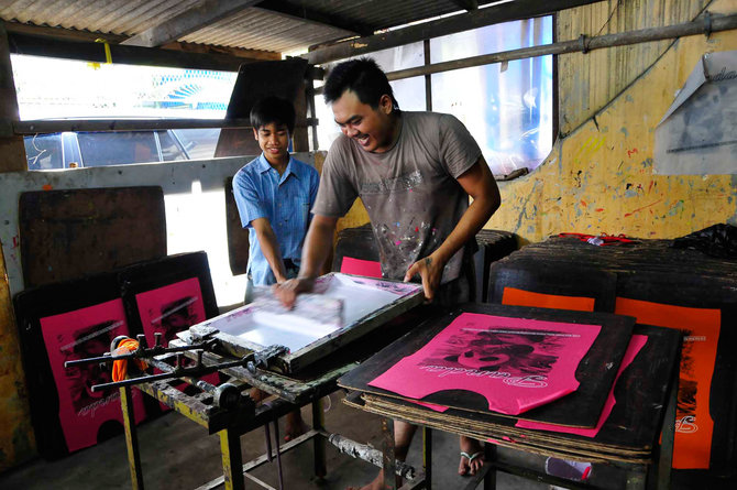 10 Jenis Sablon  Kaos Terbaik Tahan Lama dan Hasilnya 