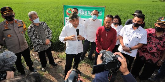 Bikin Pendekatan Baru, Teten Masduki Minta UMKM Gabung Koperasi