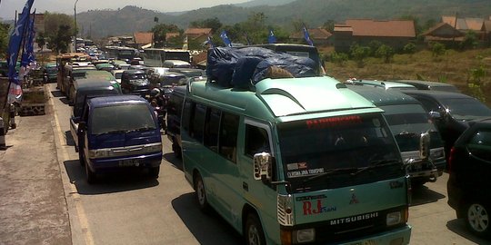 Kementerian PUPR Preservasi Jalan Nagreg-Rajapolah melalui Skema Padat Karya