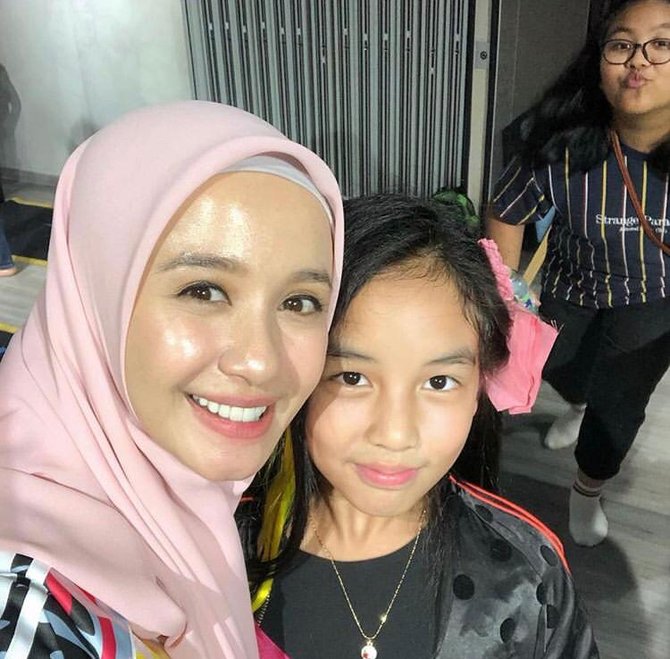 5 Artis Ini Putus Meski Sudah Bertunangan Terbaru Jessica Iskandar Merdeka Com