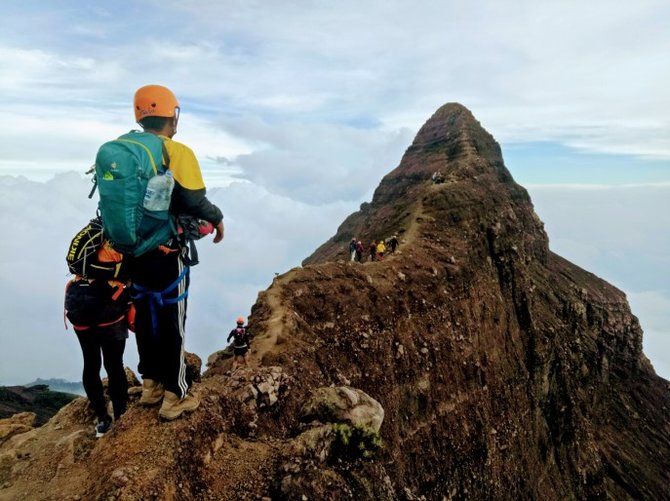 gunung raung di jawa timur