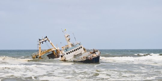 KM Bahari Indonesia Terbakar di Perairan Laut Jawa, 26 Penumpang Selamat