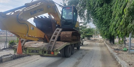 PT PP Kirim Alat Berat untuk Buka Jalan Akibat Banjir Luwu Utara