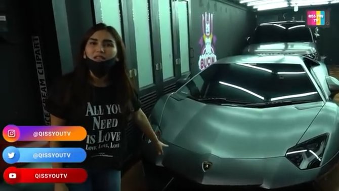  Deretan  Mobil  Mewah  di Garasi Rumah Atta Ayu  Ting Ting  