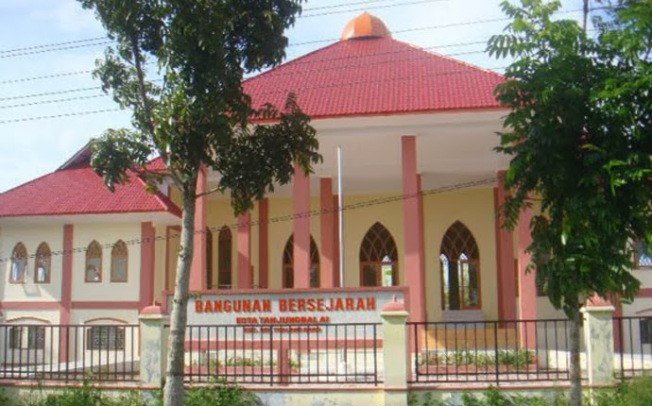 masih berdiri kokoh ini deretan istana bernuansa islam di sumatra utara