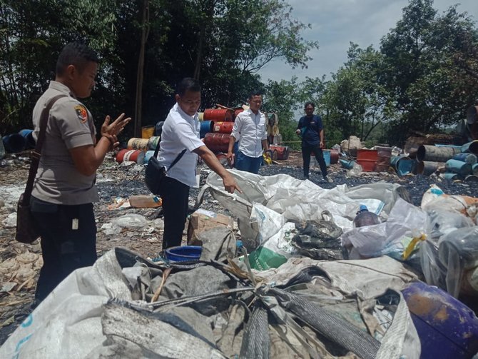 gudang penyimpanan limbah berbahaya di karawang