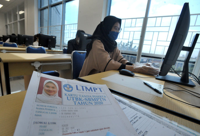 ujian tulis berbasis komputer saat pandemi