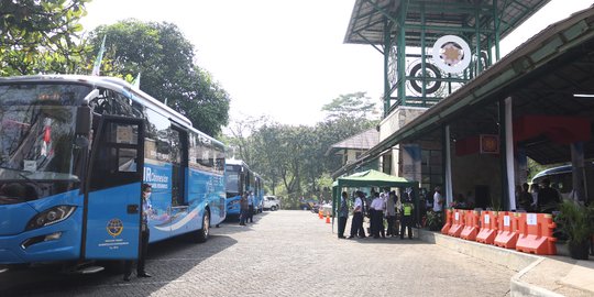 Bus JRC Rute Sentul City-Blok M Diuji Coba Selama 1 Bulan