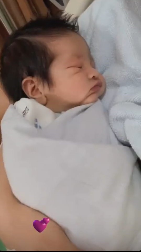 anak vanessa angel
