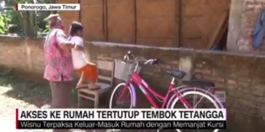 Miris Lihat Bapak dan Anak Masuk Rumah, Akses Ditembok Tetangga Setinggi 1 Meter