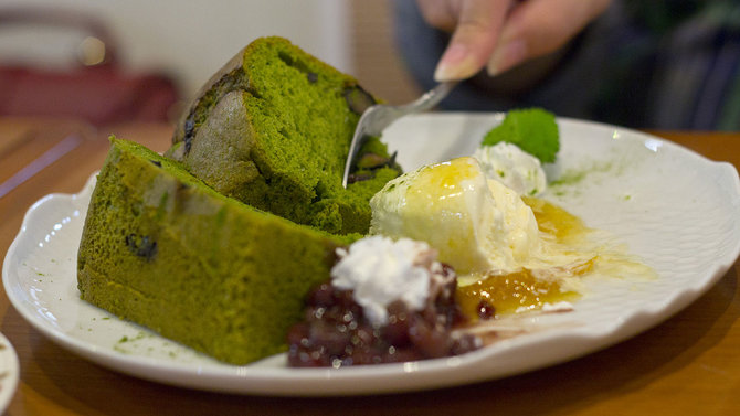 ilustrasi matcha chiffon cake