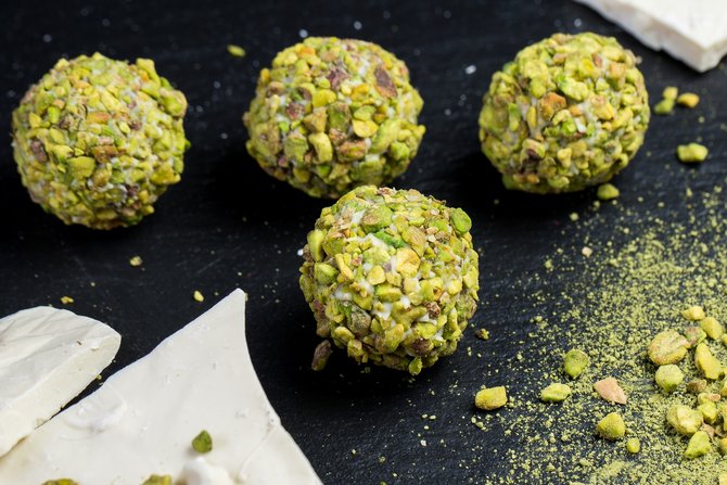 matcha pistachio bliss balls