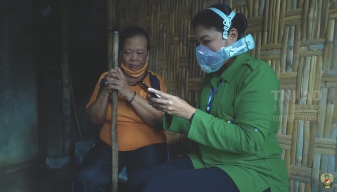 ibu hetty bantu penjual lotek