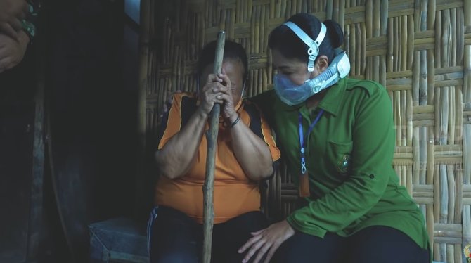 ibu hetty bantu penjual lotek