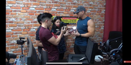 Deddy Corbuzier Bangga Raih Diamond Play Button Tanpa Ngemis Subscribe dan Giveaway